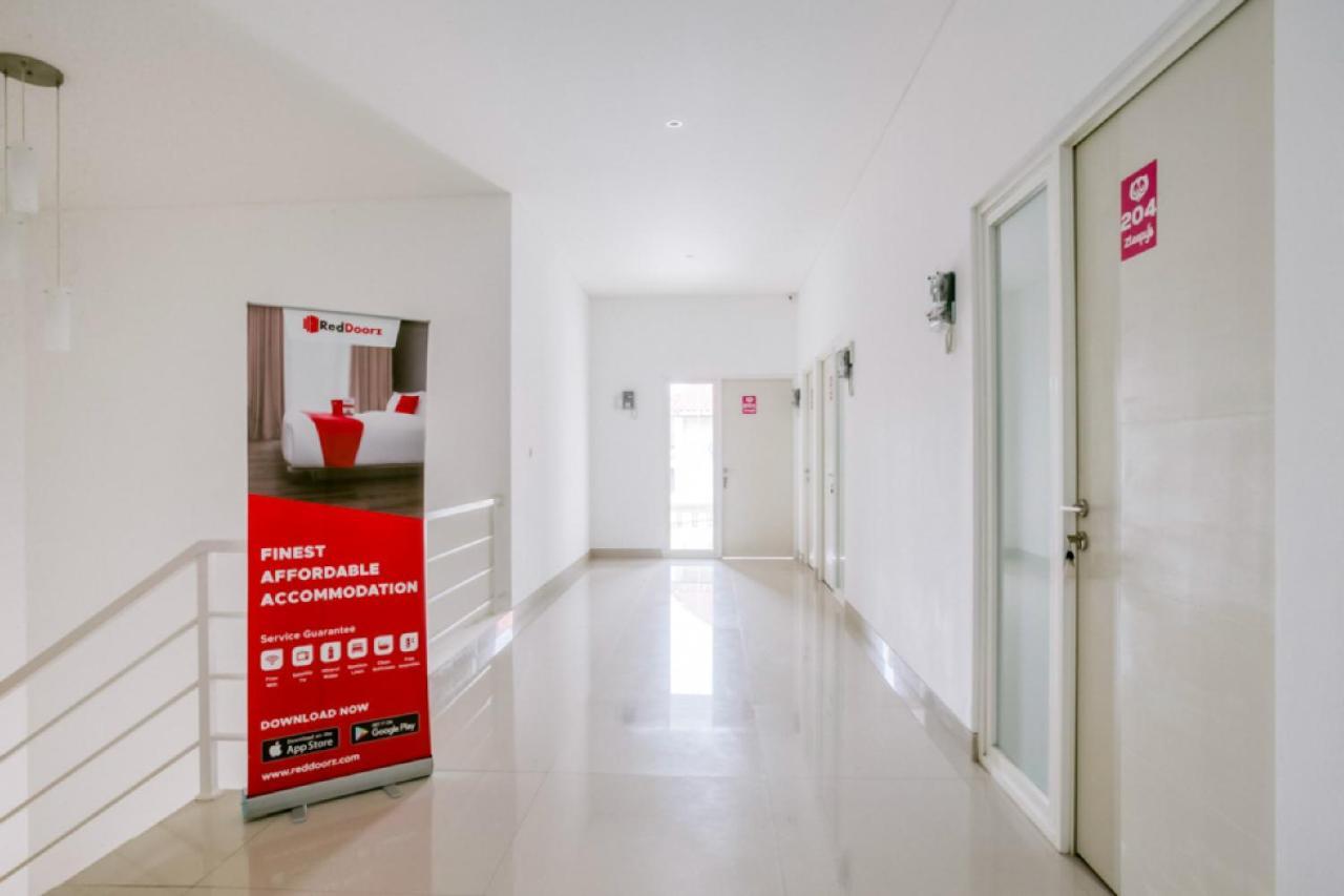 Reddoorz Syariah Near Lapangan Pancasila Simpang Lima Semarang Exterior foto